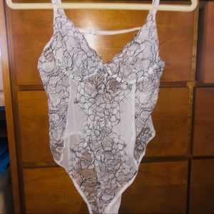 Lace Floral White Bodysuit